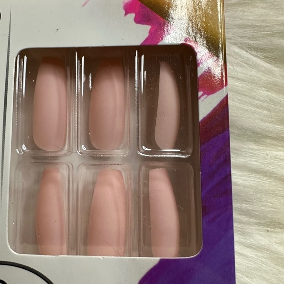 🩷5/$10 Sassy+Chic Matte Fashion Nails - Picture 4 of 6